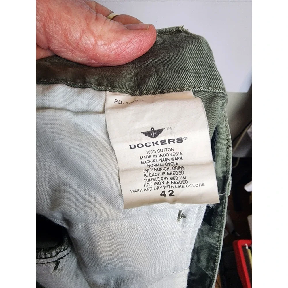 Dockers Mens Olive Green Cotton Twill Flat Front Chino Shorts Size 42 Relaxed Ft